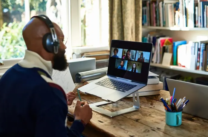 Bridging the Gap: The Best Digital Tools for Planning a Successful Hybrid Business Event